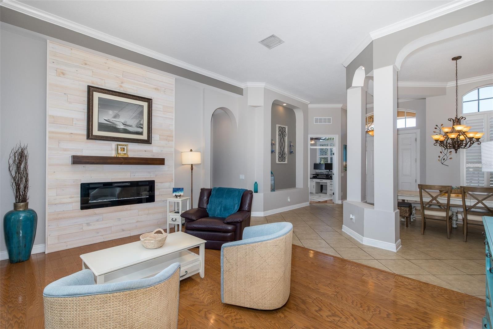 CHAMPIONS CLUB - Residential