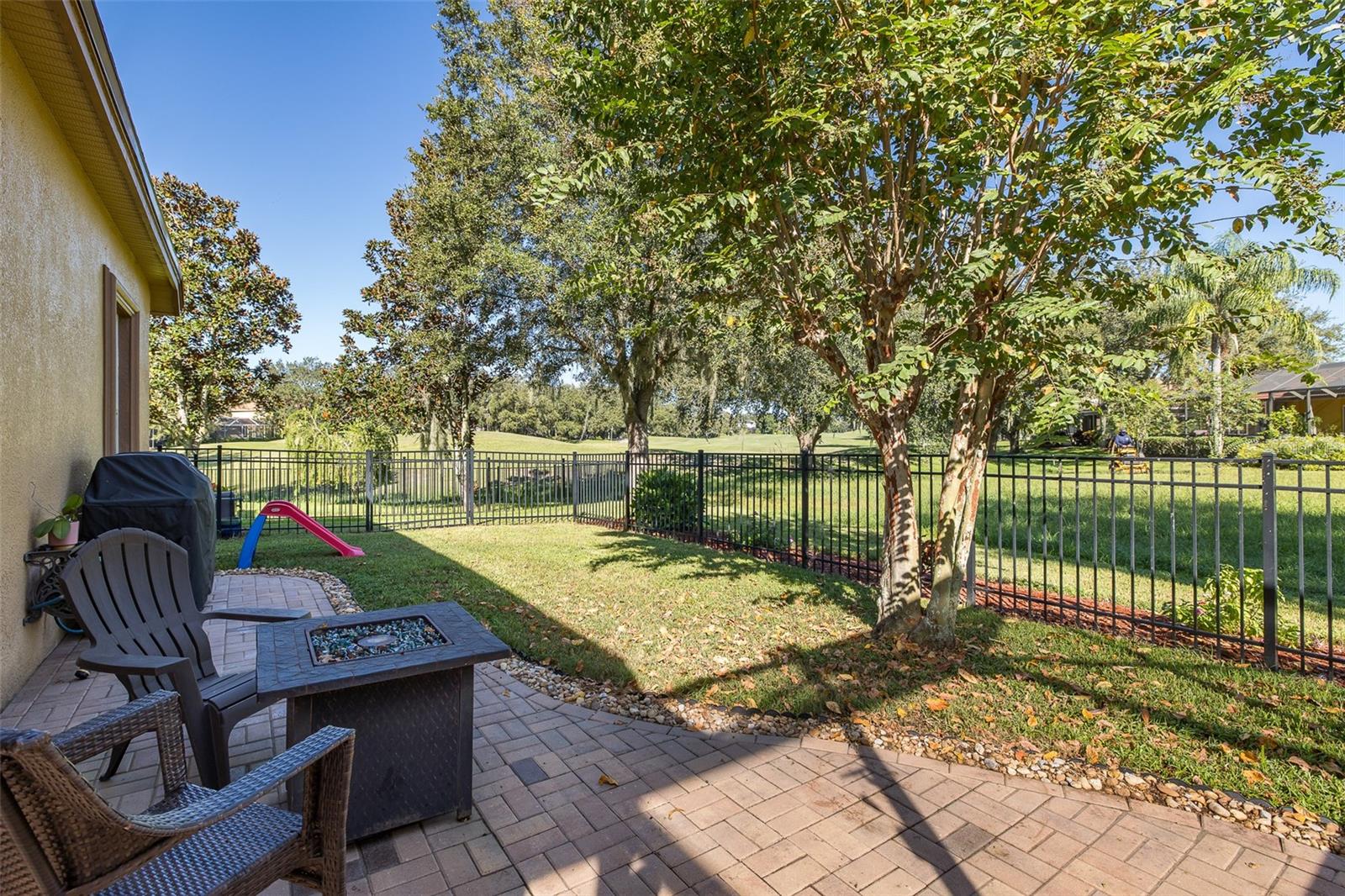 CHAMPIONS CLUB - Residential