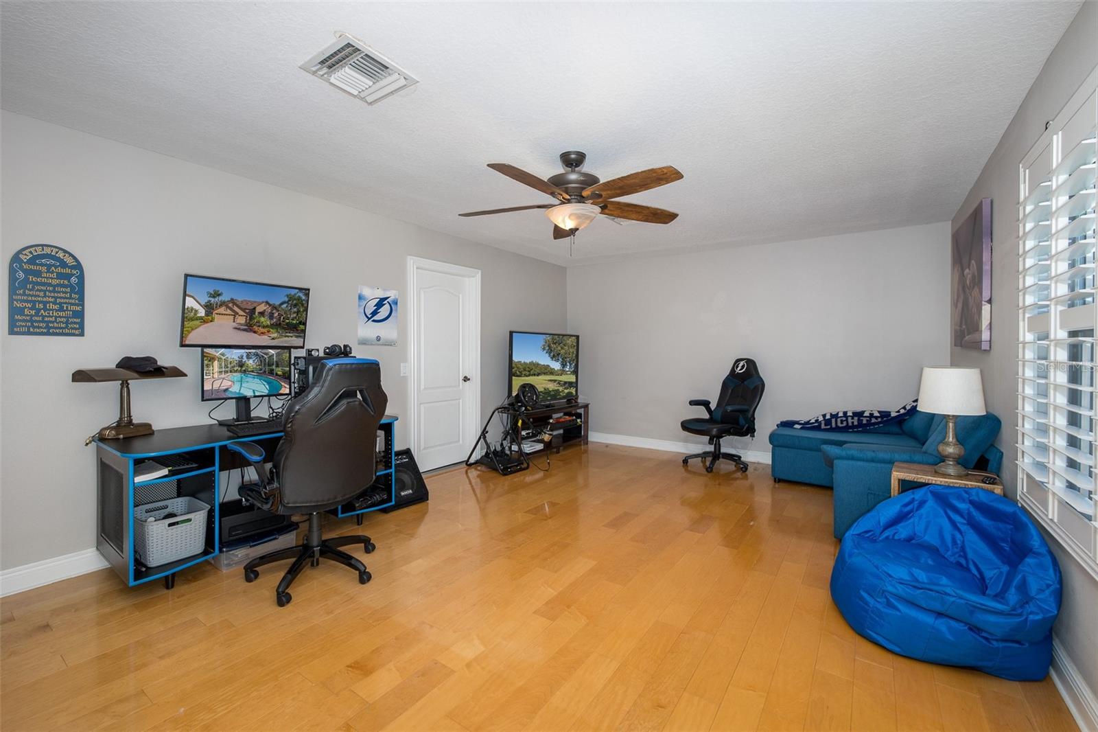 CHAMPIONS CLUB - Residential