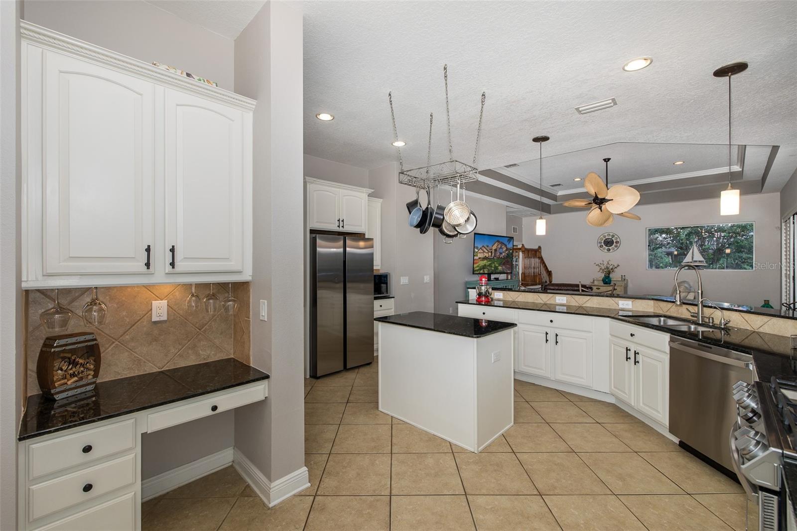 CHAMPIONS CLUB - Residential