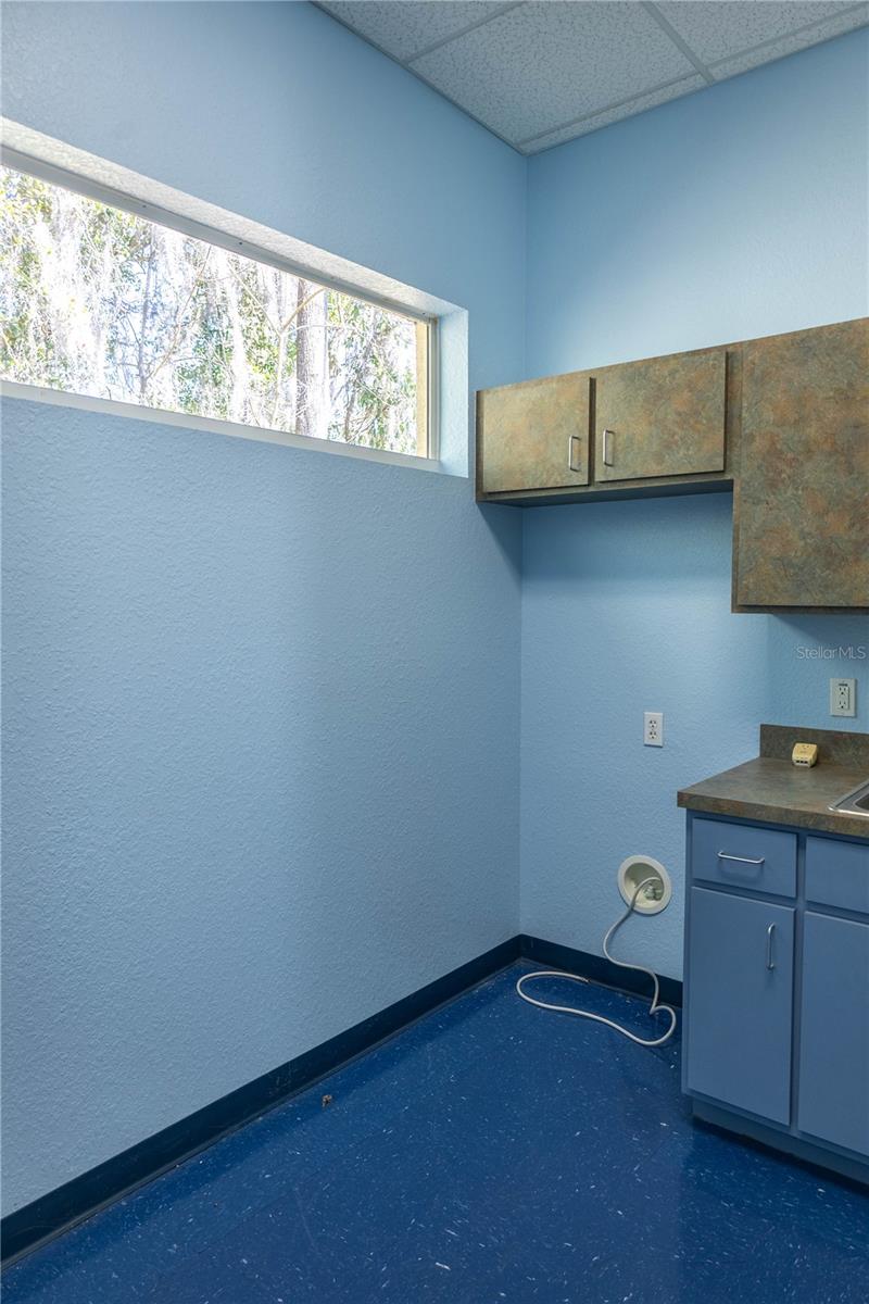 OAKHURST PROFESSIONAL PARK - Commercial Lease