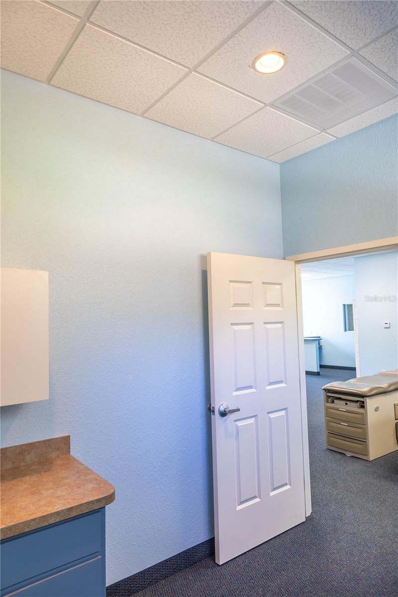 OAKHURST PROFESSIONAL PARK - Commercial Lease