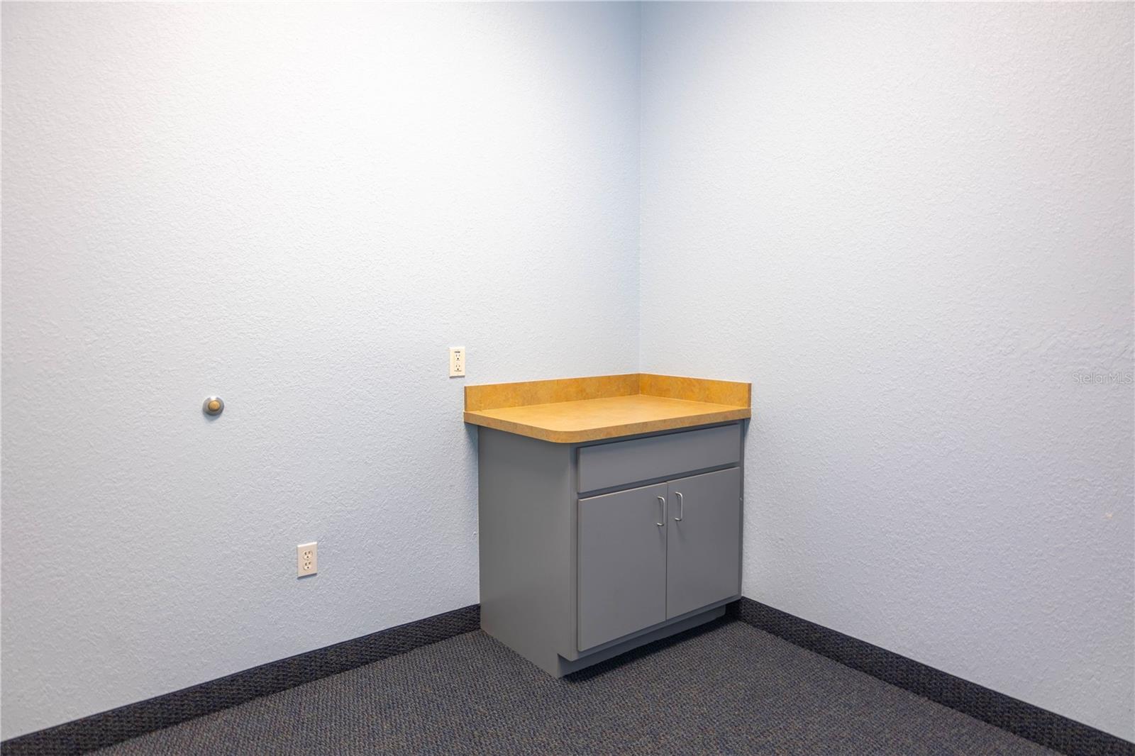 OAKHURST PROFESSIONAL PARK - Commercial Lease