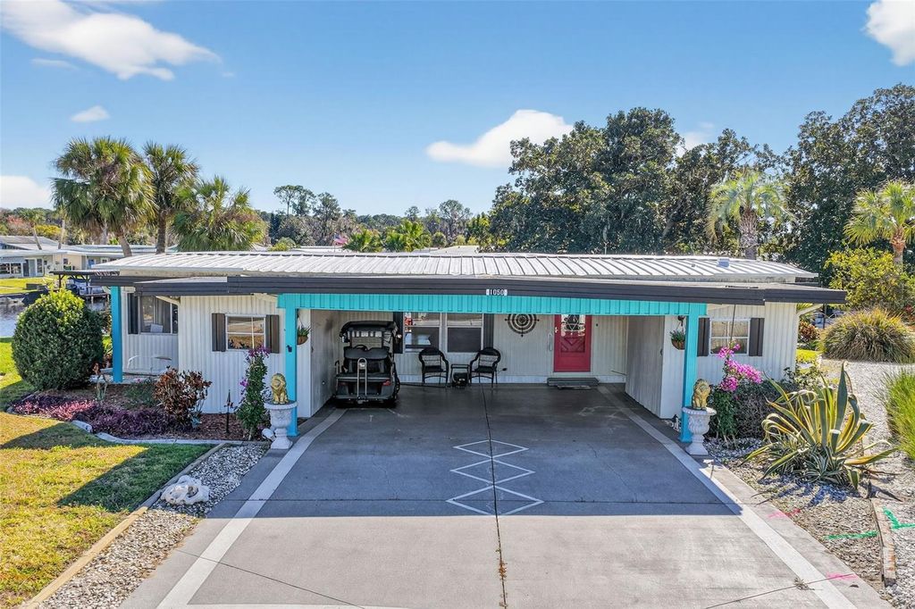 Photo of 1050 Shawn Court, Tavares, FL 32778 (MLS # G5107375)