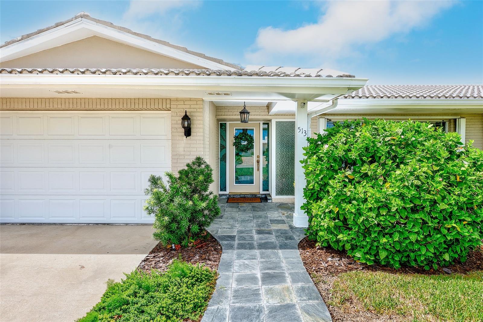 513 HARBOR DRIVE N