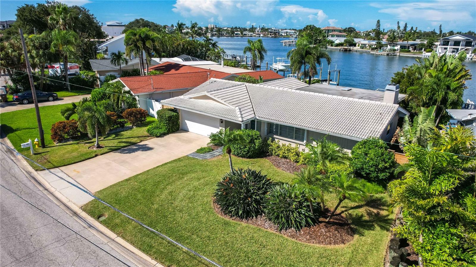 513 HARBOR DRIVE N