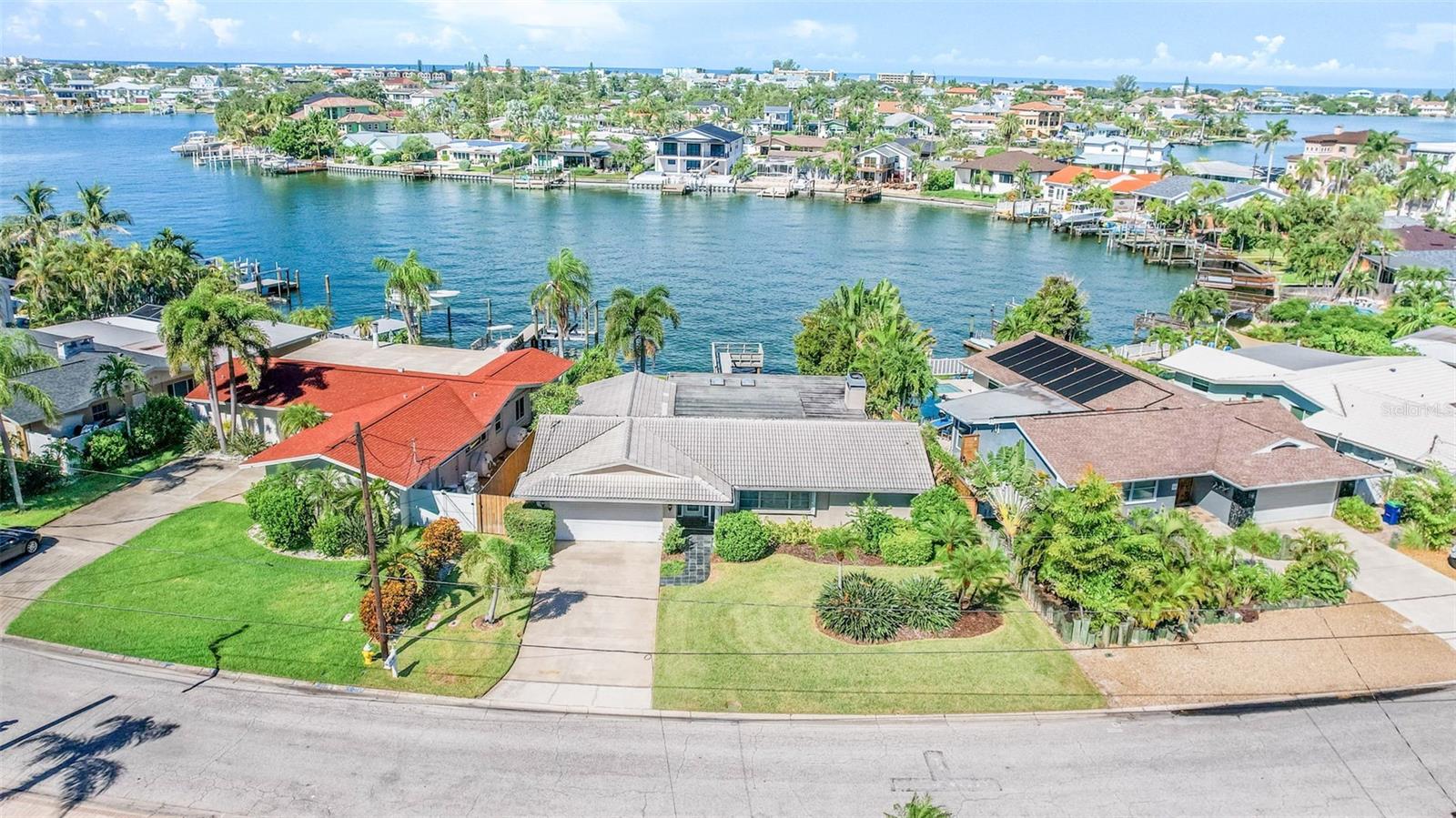 513 HARBOR DRIVE N