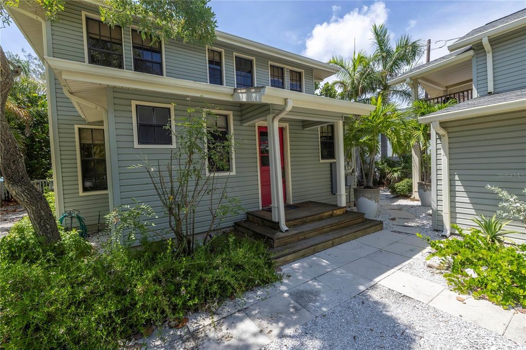 Photo of 516 Gulf Boulevard, Indian Rocks Beach, FL 33785 (MLS # U8255277)