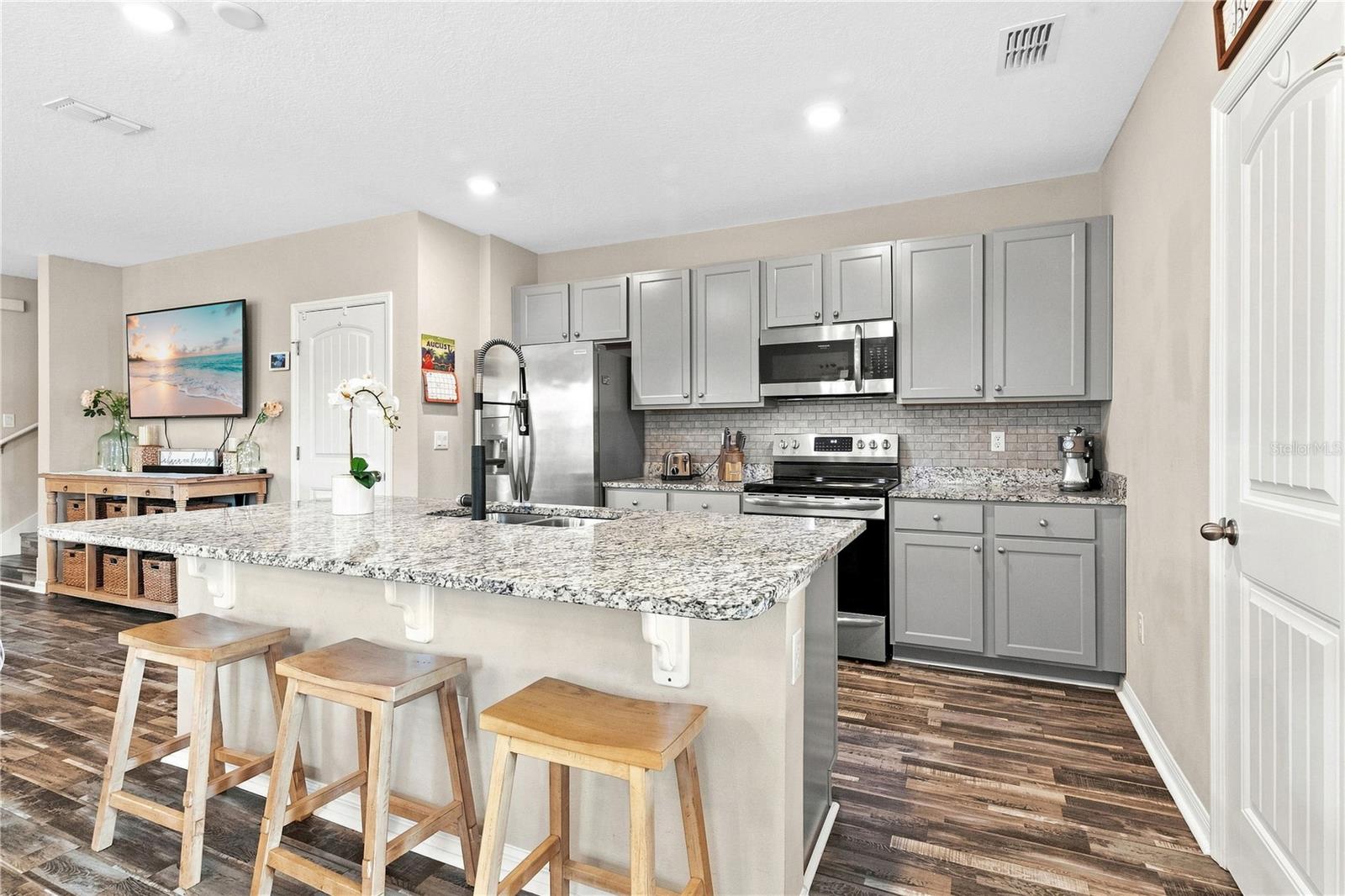 9467 CINZEL ALLEY