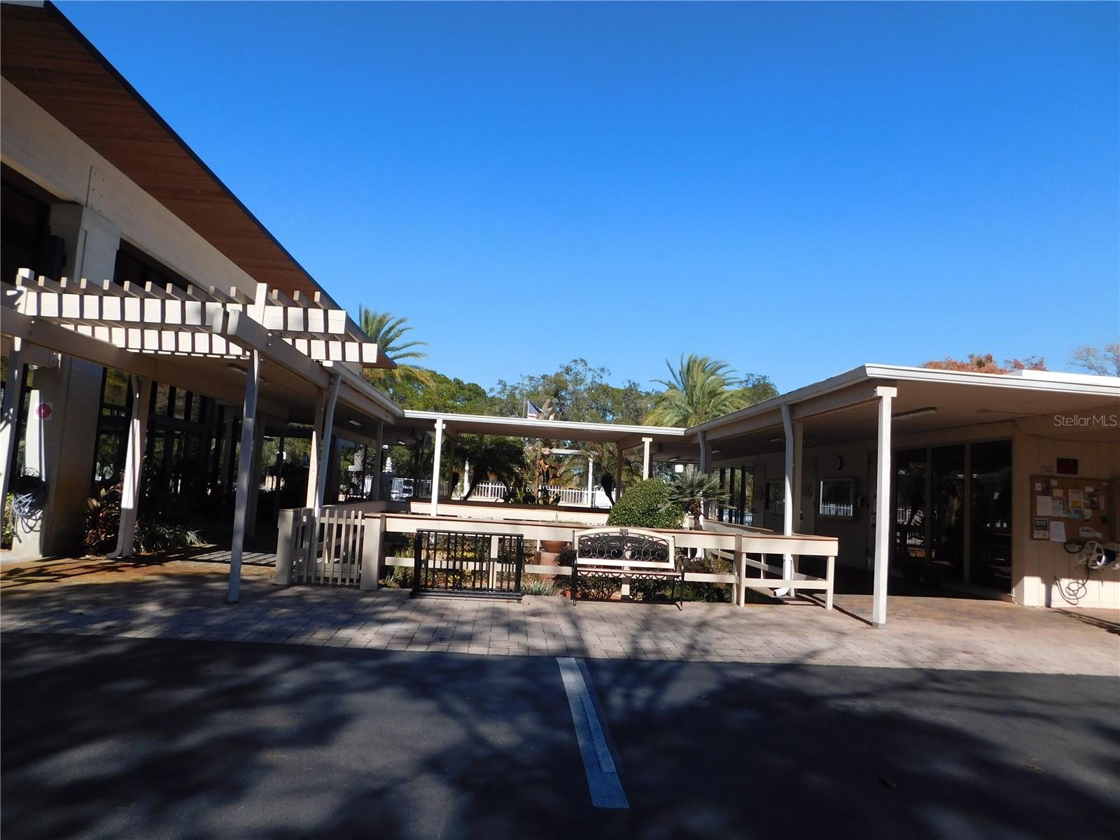 113 E PLANTATION BOULEVARD