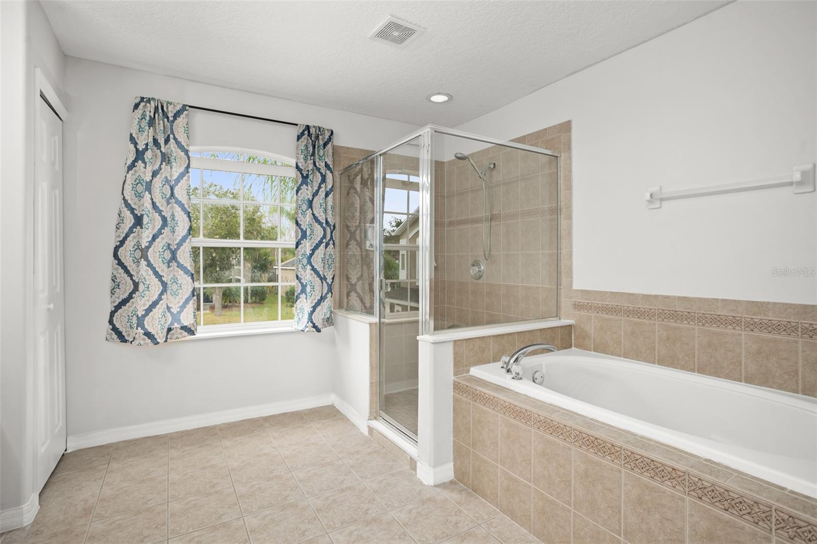 NORTH SHORE/LK HART PRCL 08 - Residential Lease