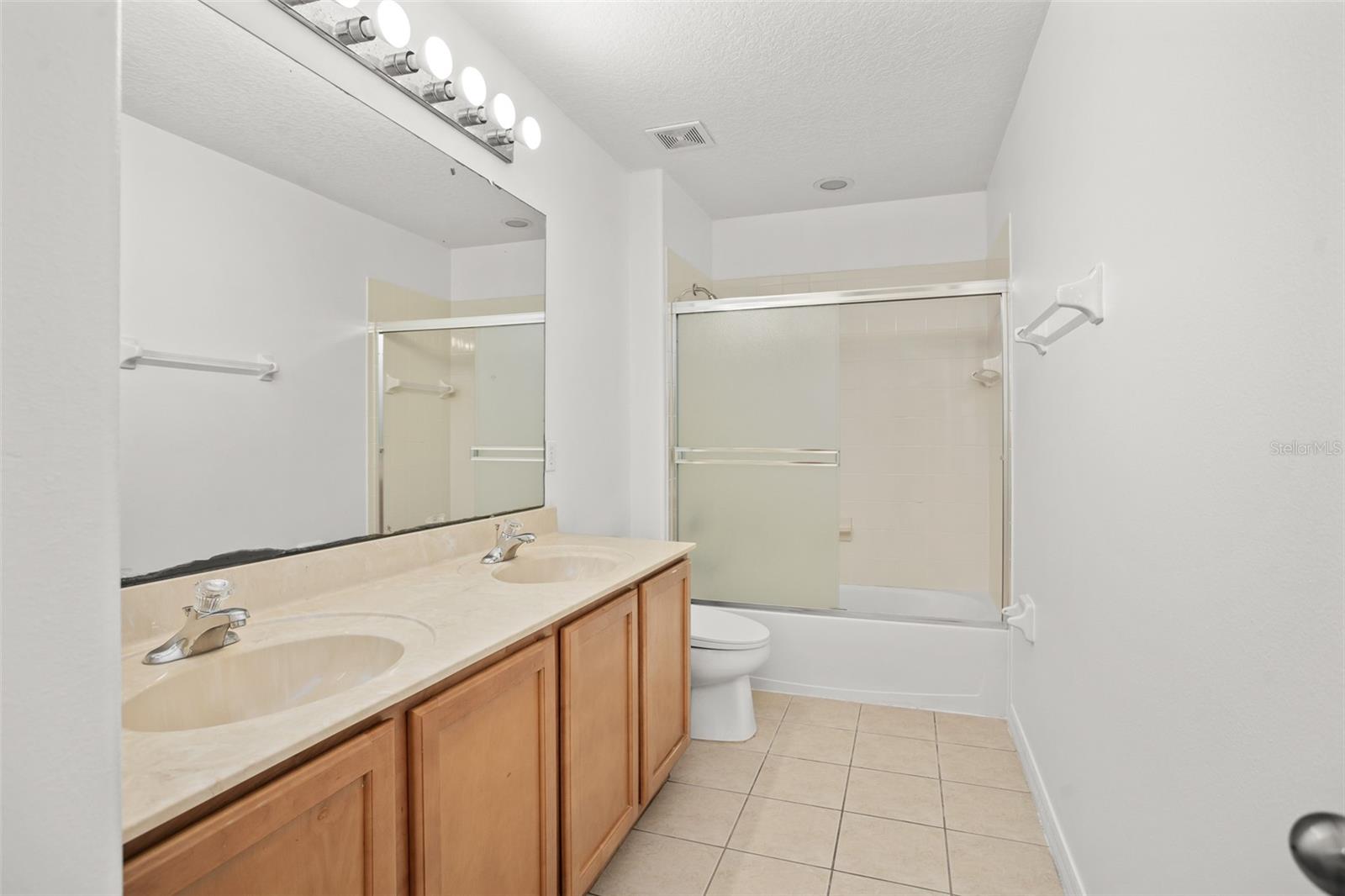 NORTH SHORE/LK HART PRCL 08 - Residential Lease