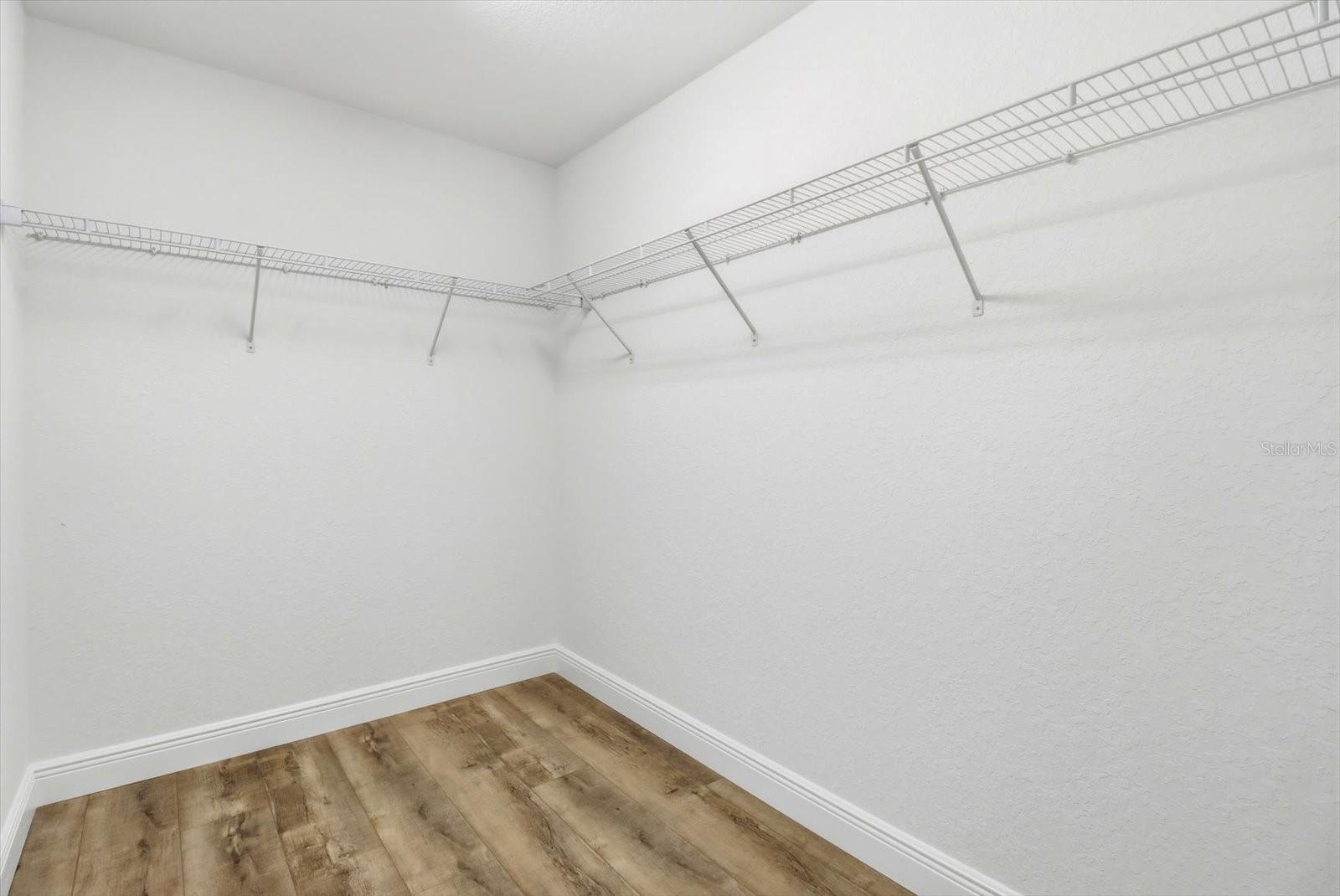 CRYSTAL MANOR UNIT 02 - Residential