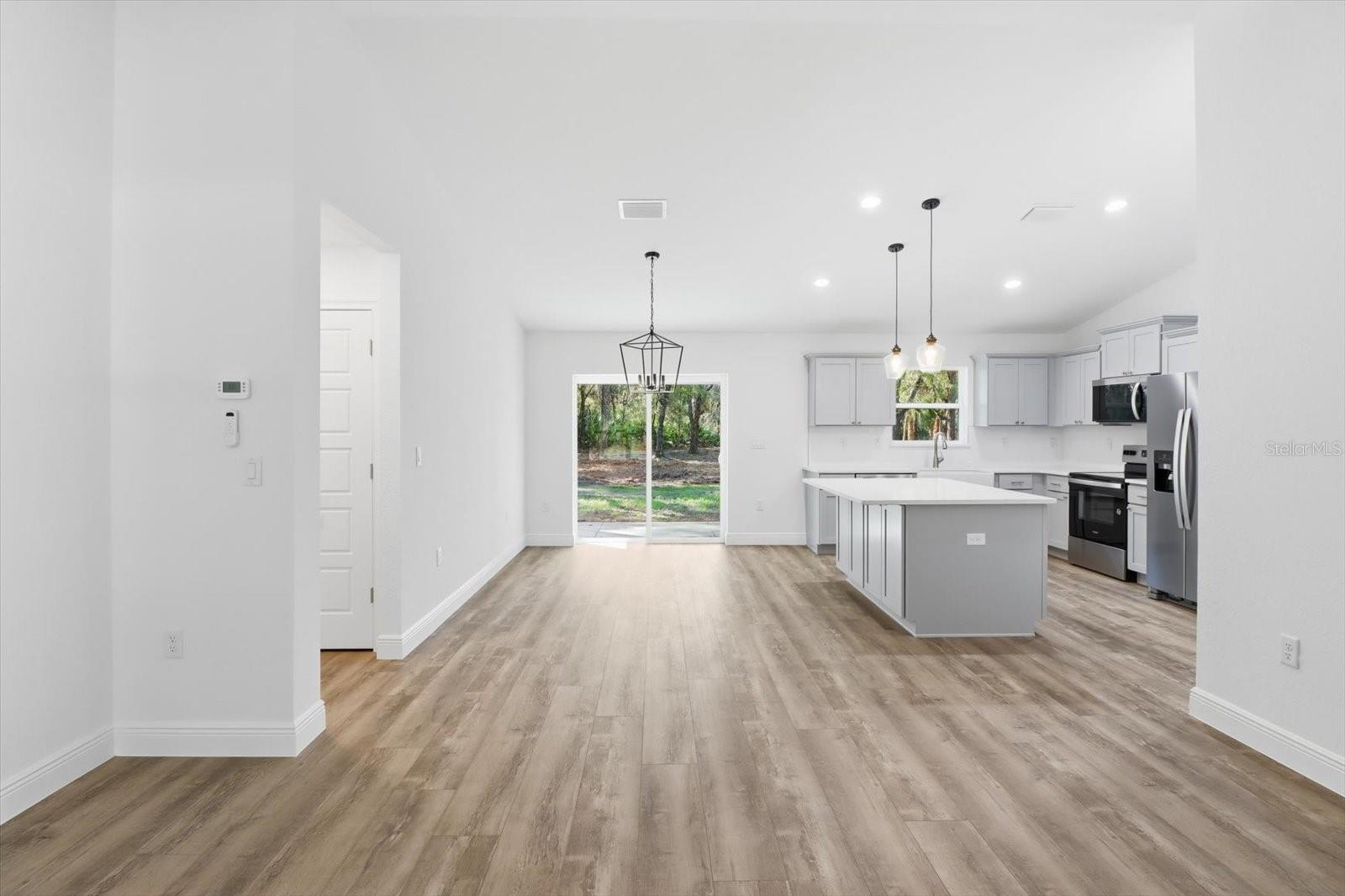 CRYSTAL MANOR UNIT 02 - Residential