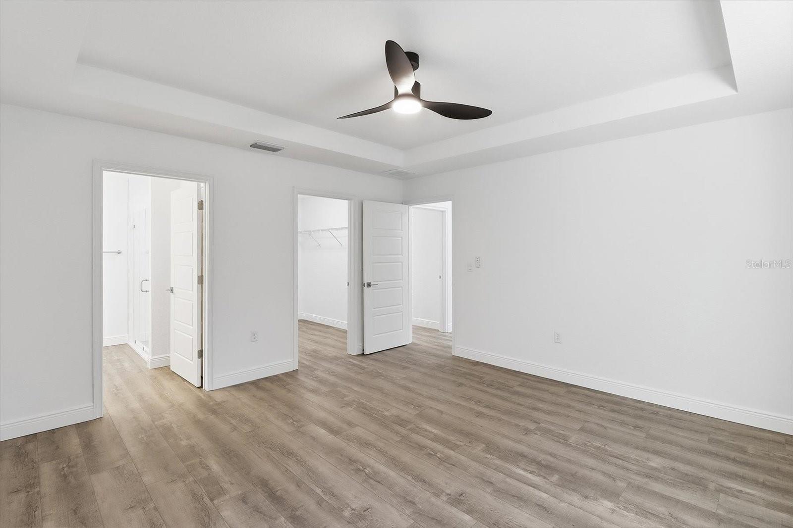 CRYSTAL MANOR UNIT 02 - Residential