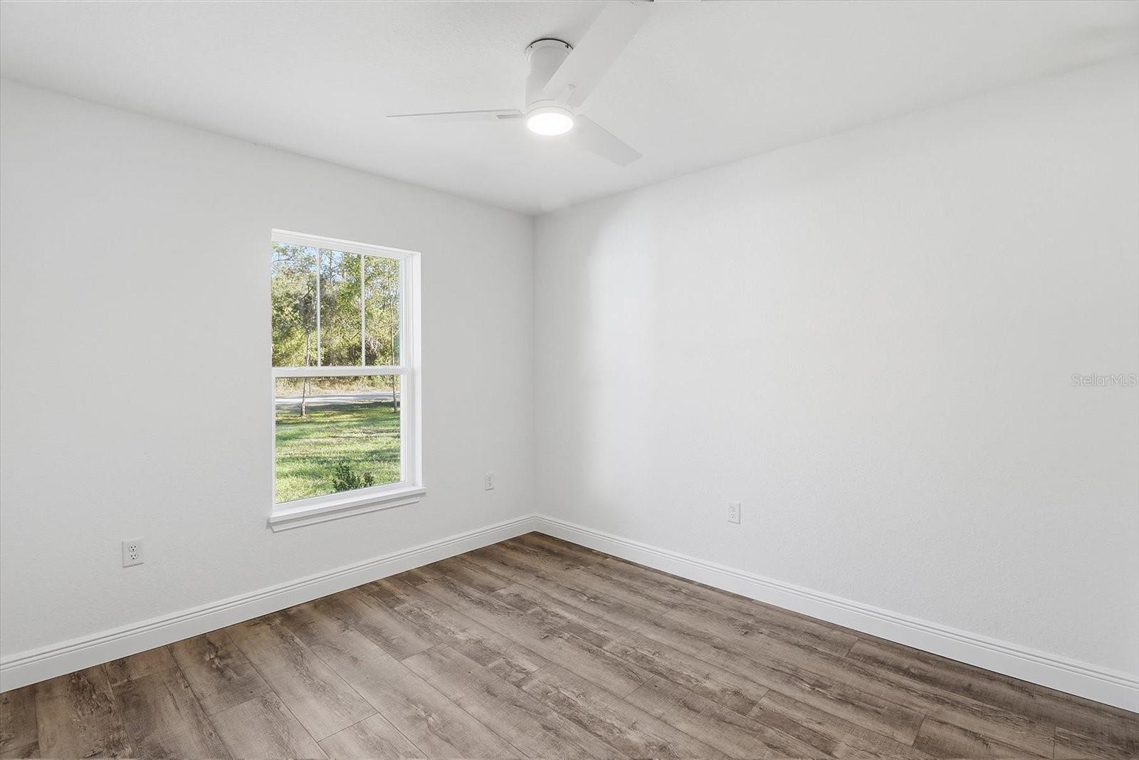 CRYSTAL MANOR UNIT 02 - Residential