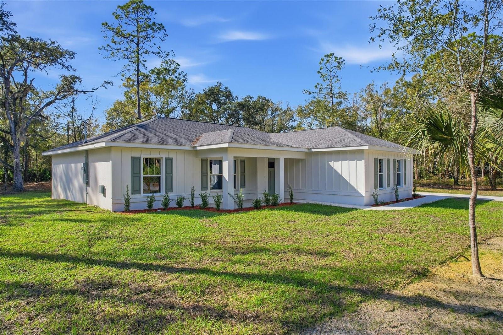 CRYSTAL MANOR UNIT 02 - Residential