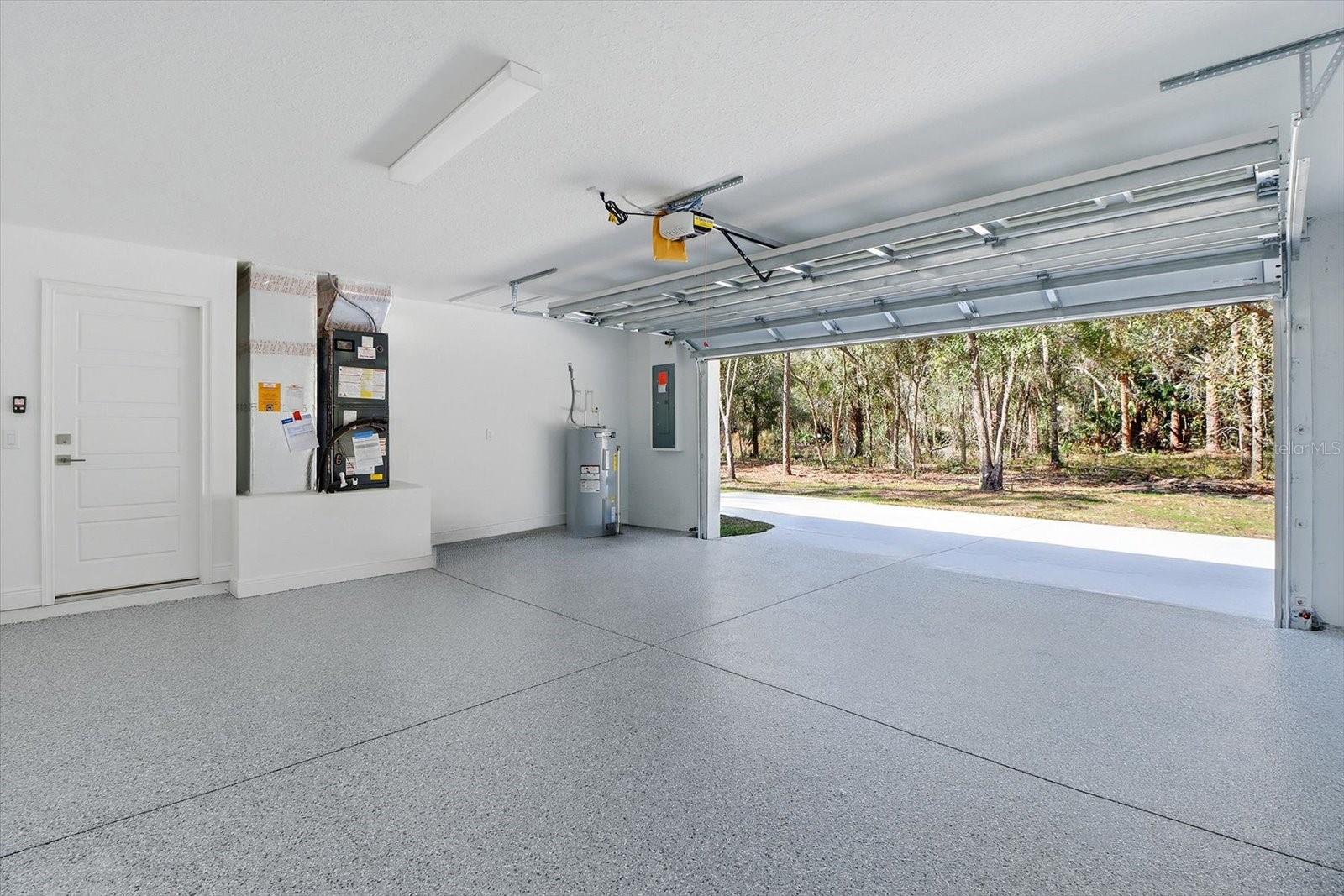 CRYSTAL MANOR UNIT 02 - Residential