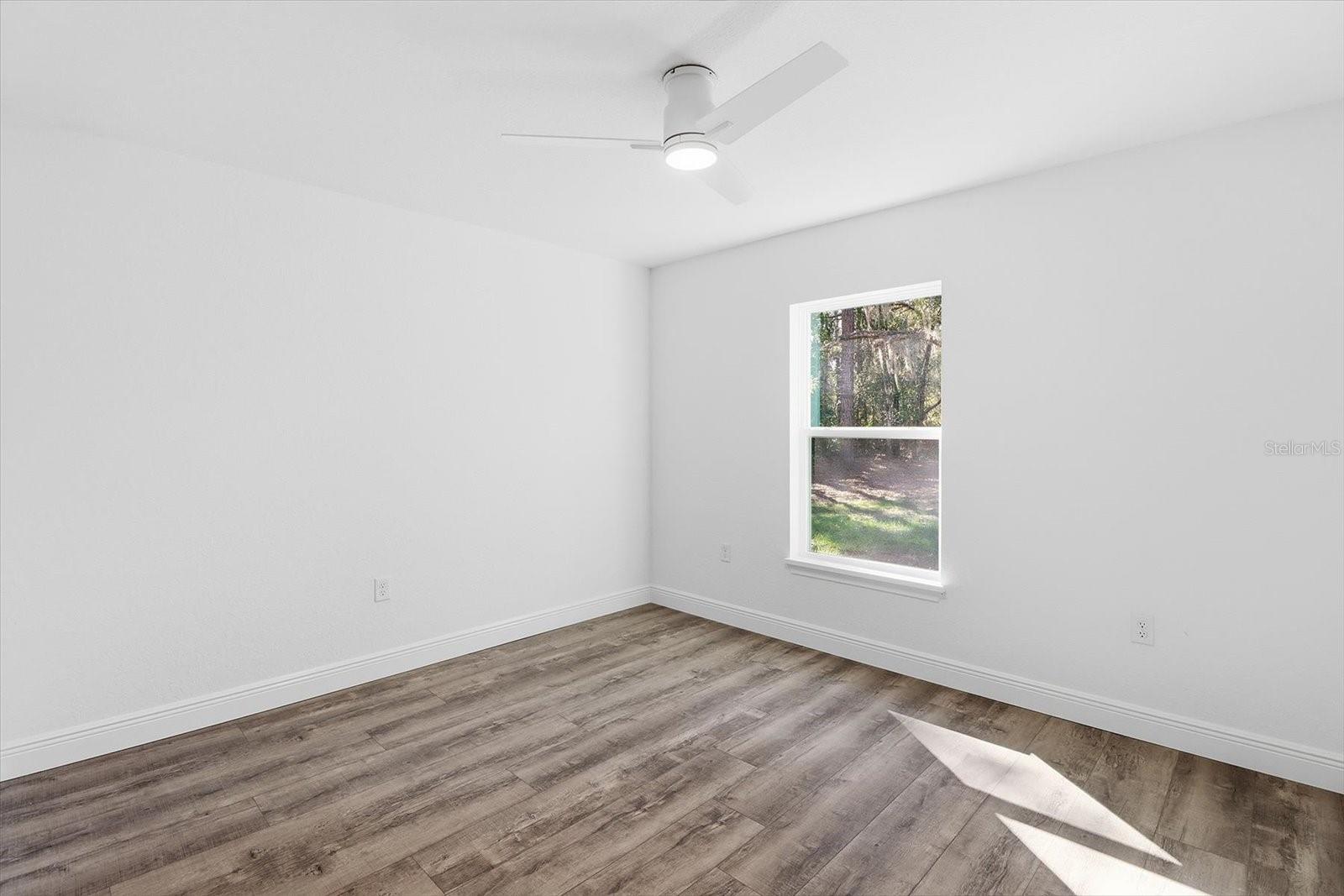 CRYSTAL MANOR UNIT 02 - Residential