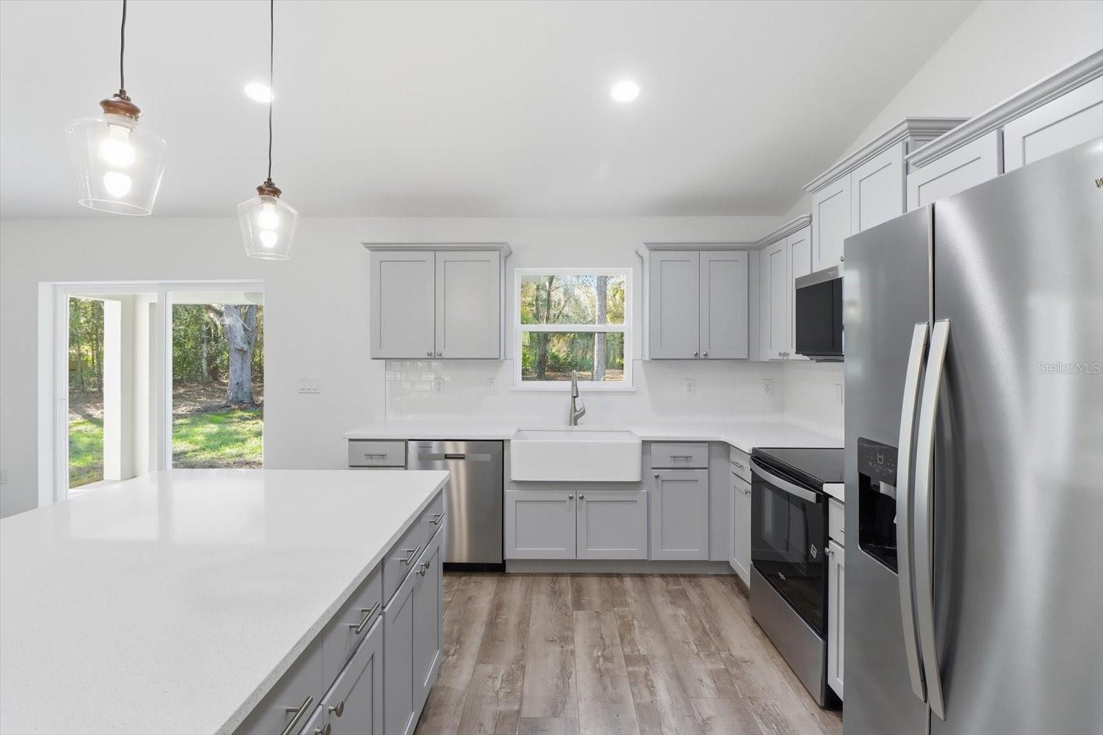 CRYSTAL MANOR UNIT 02 - Residential