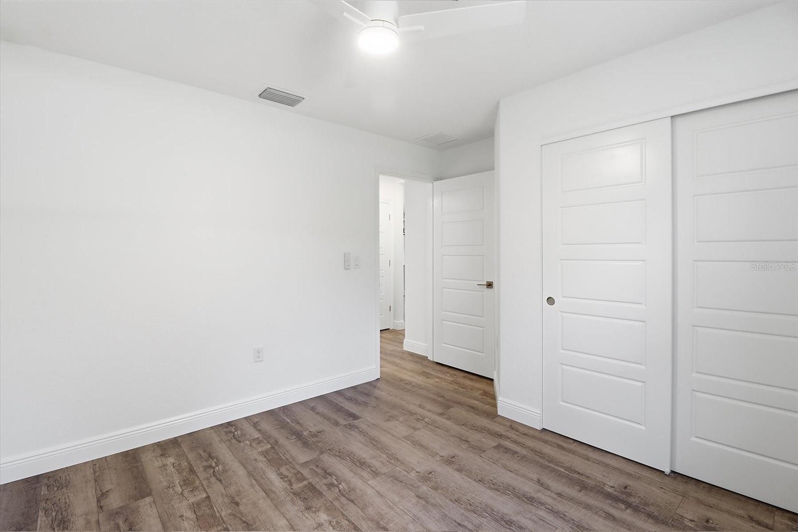 CRYSTAL MANOR UNIT 02 - Residential