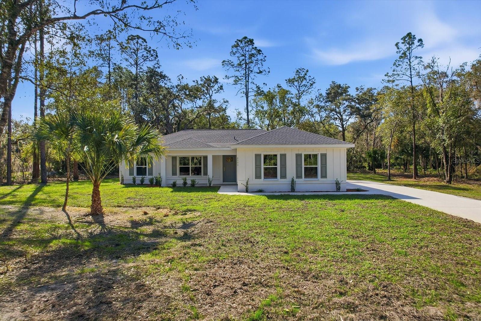 CRYSTAL MANOR UNIT 02 - Residential