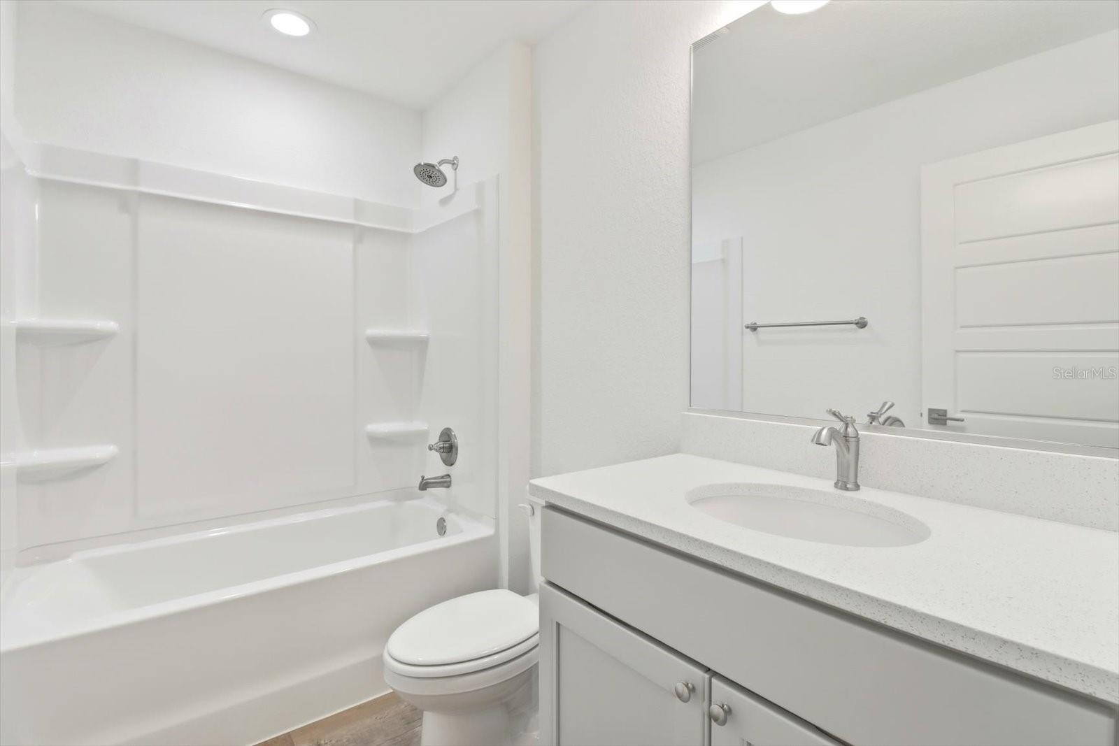 CRYSTAL MANOR UNIT 02 - Residential