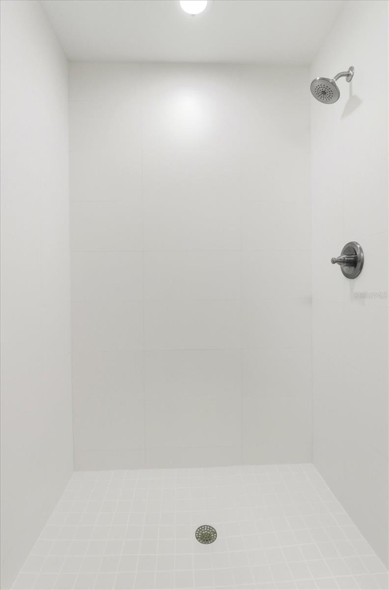 CRYSTAL MANOR UNIT 02 - Residential