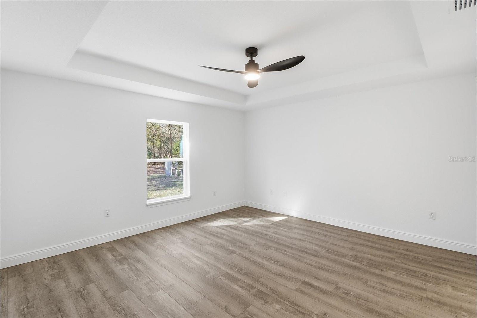 CRYSTAL MANOR UNIT 02 - Residential