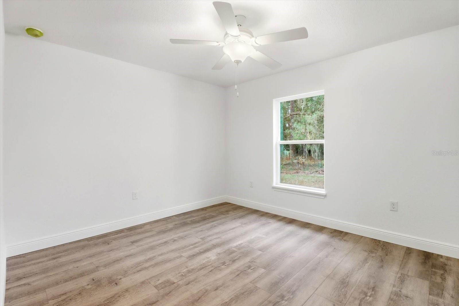 CRYSTAL MANOR UNIT 02 - Residential