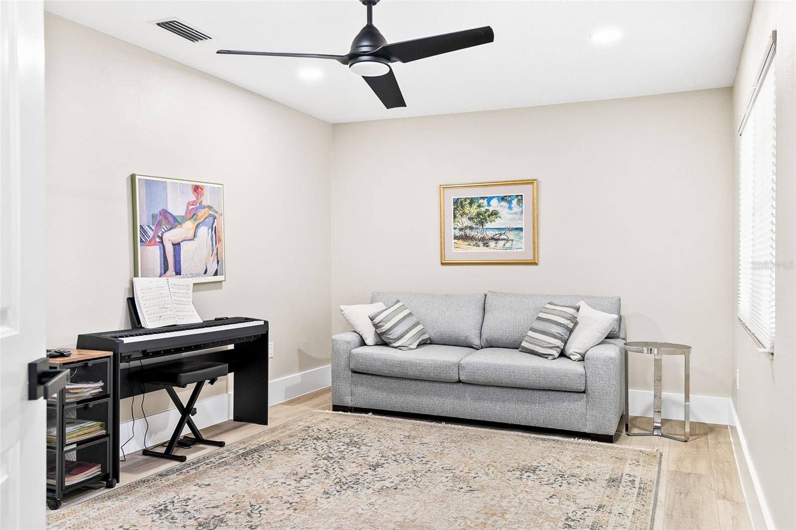 PIPERS WAITE - Residential