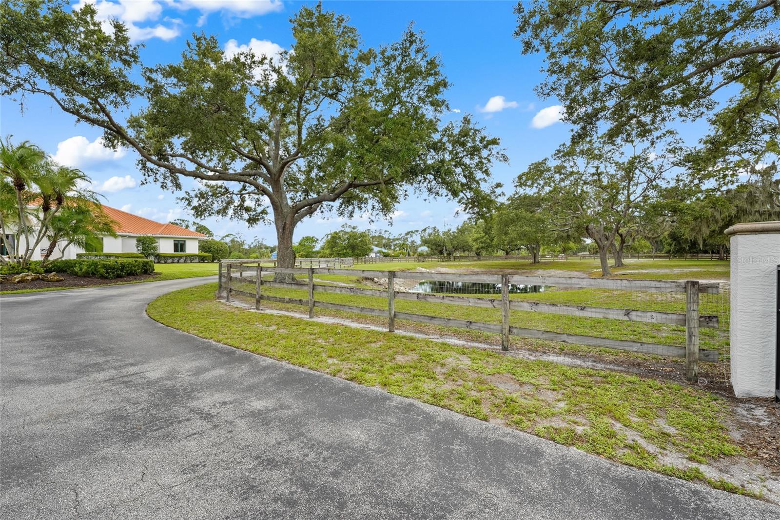 7025 SADDLE CREEK CIRCLE