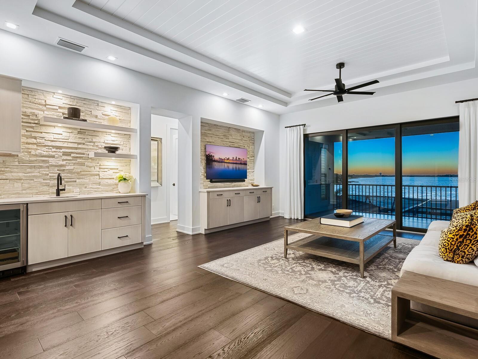 LAKEHOUSE COVE/WATERSIDE PH 5 - Residential