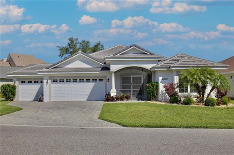 A home in TAVARES