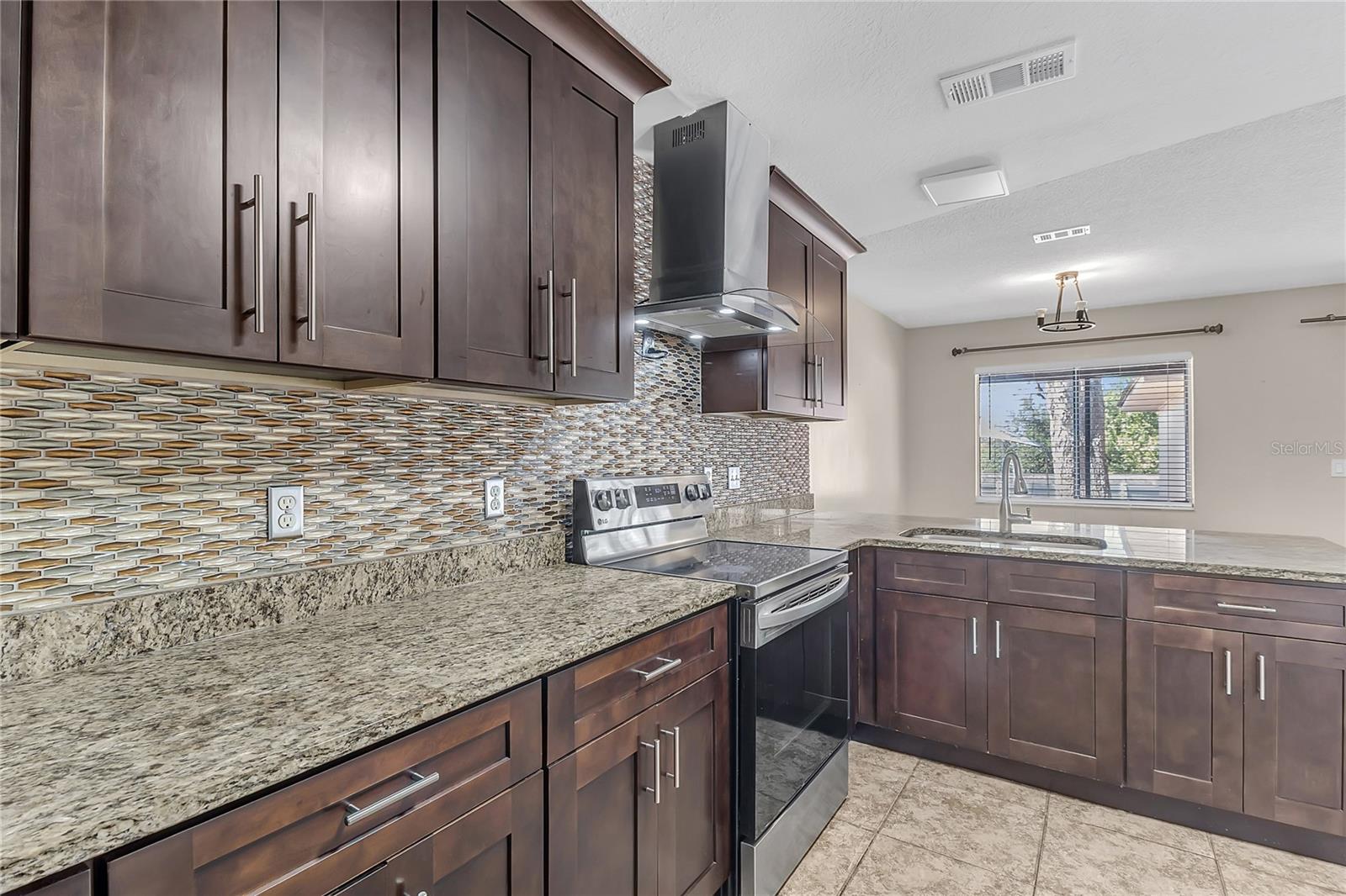 SUMMERBROOKE - Residential