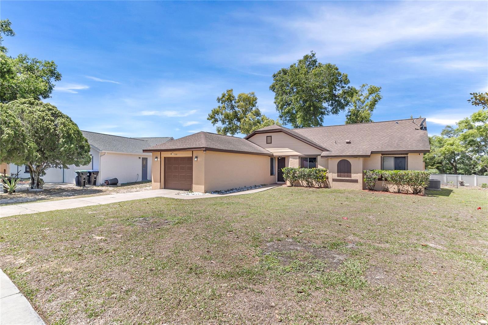 SUMMERBROOKE - Residential