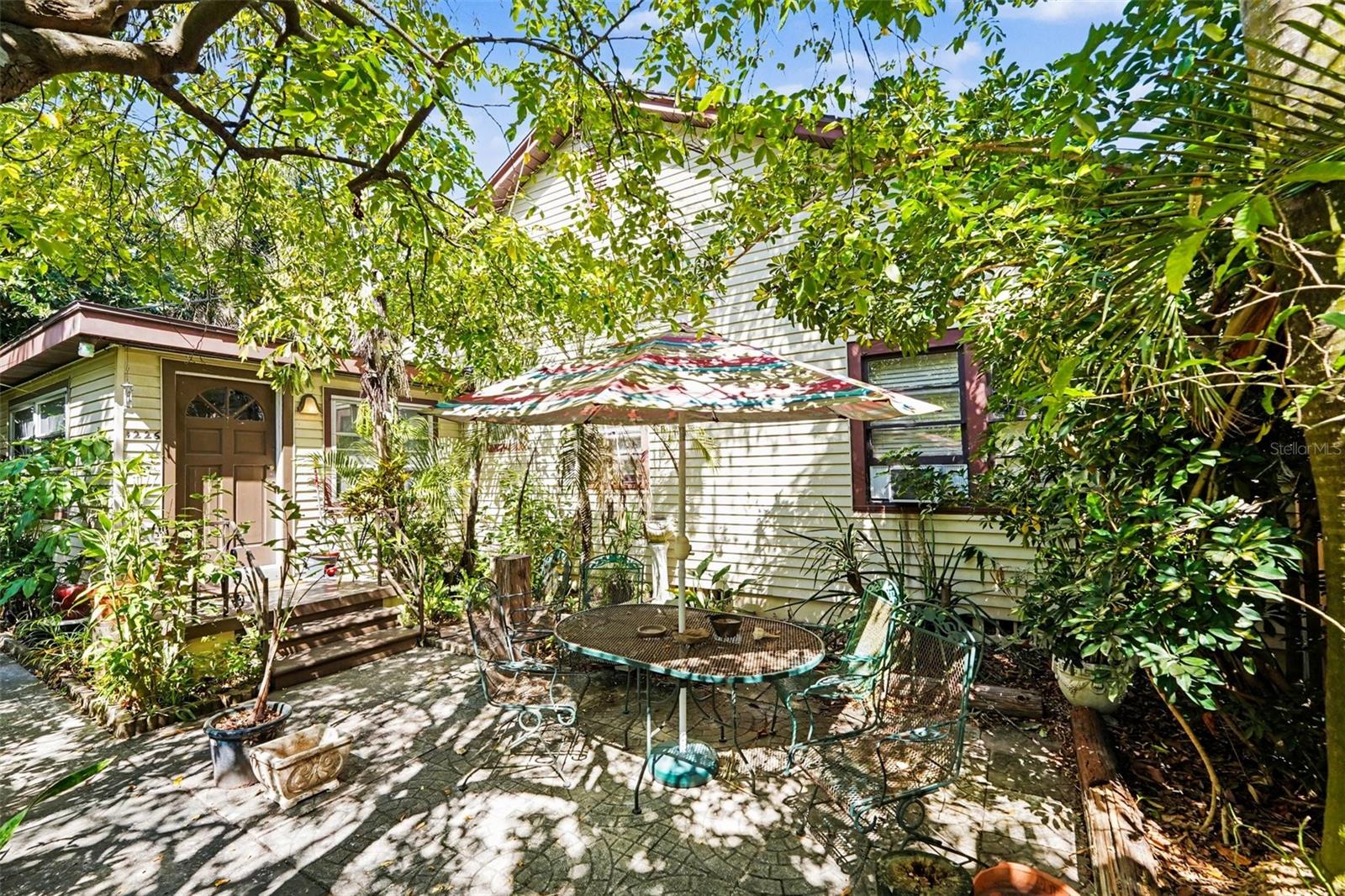 ROSS OAKS - Residential