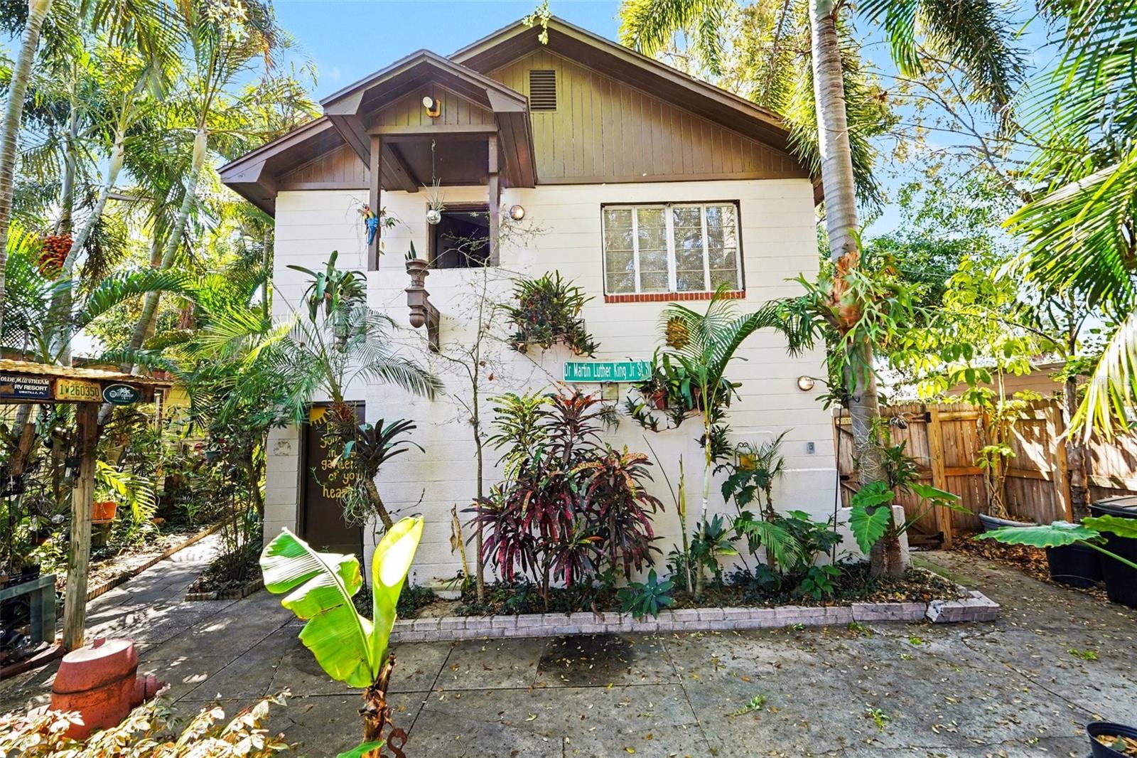 ROSS OAKS - Residential