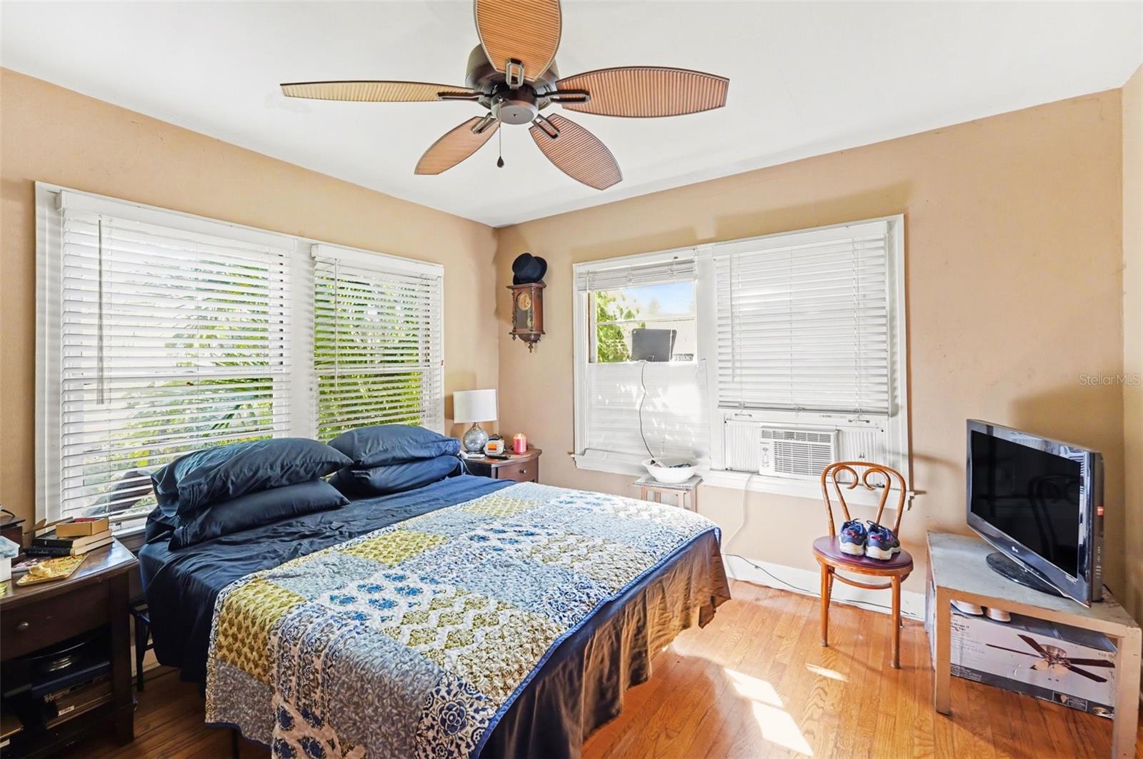 ROSS OAKS - Residential