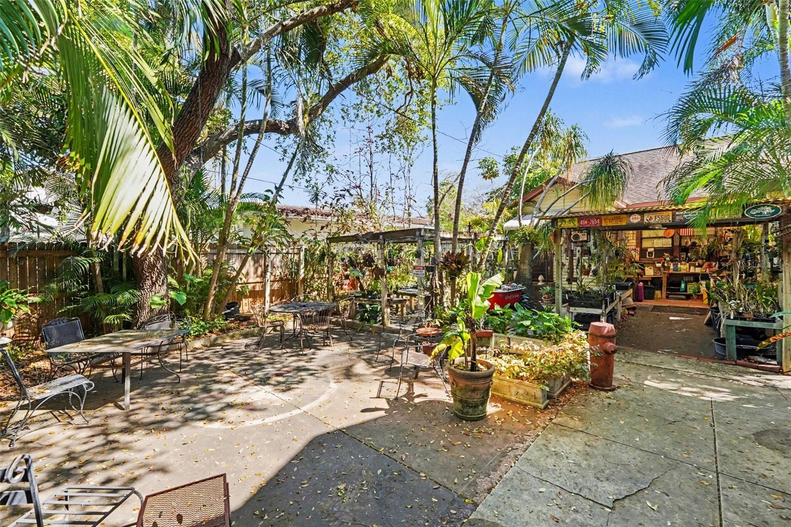 ROSS OAKS - Residential