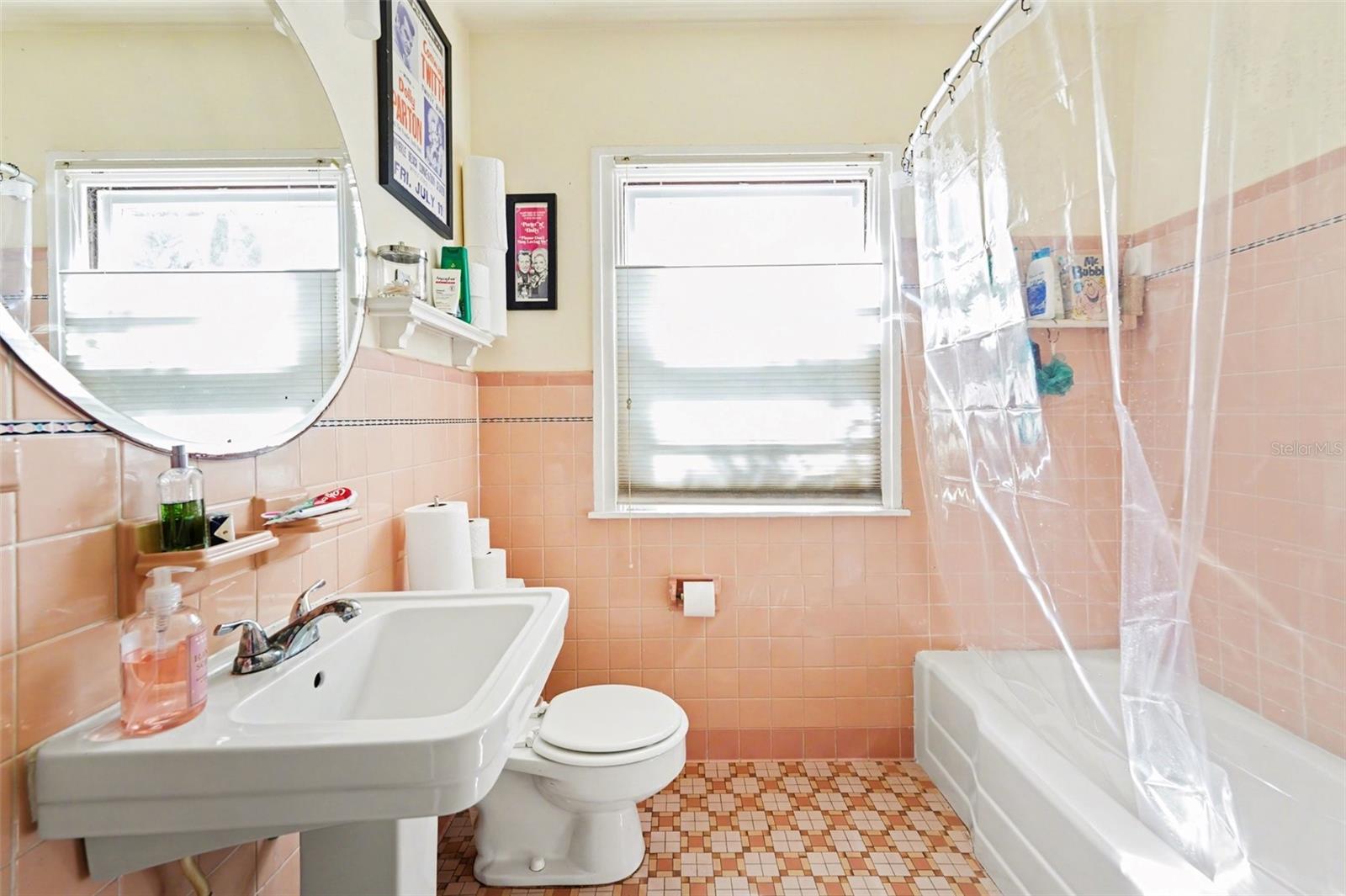 ROSS OAKS - Residential