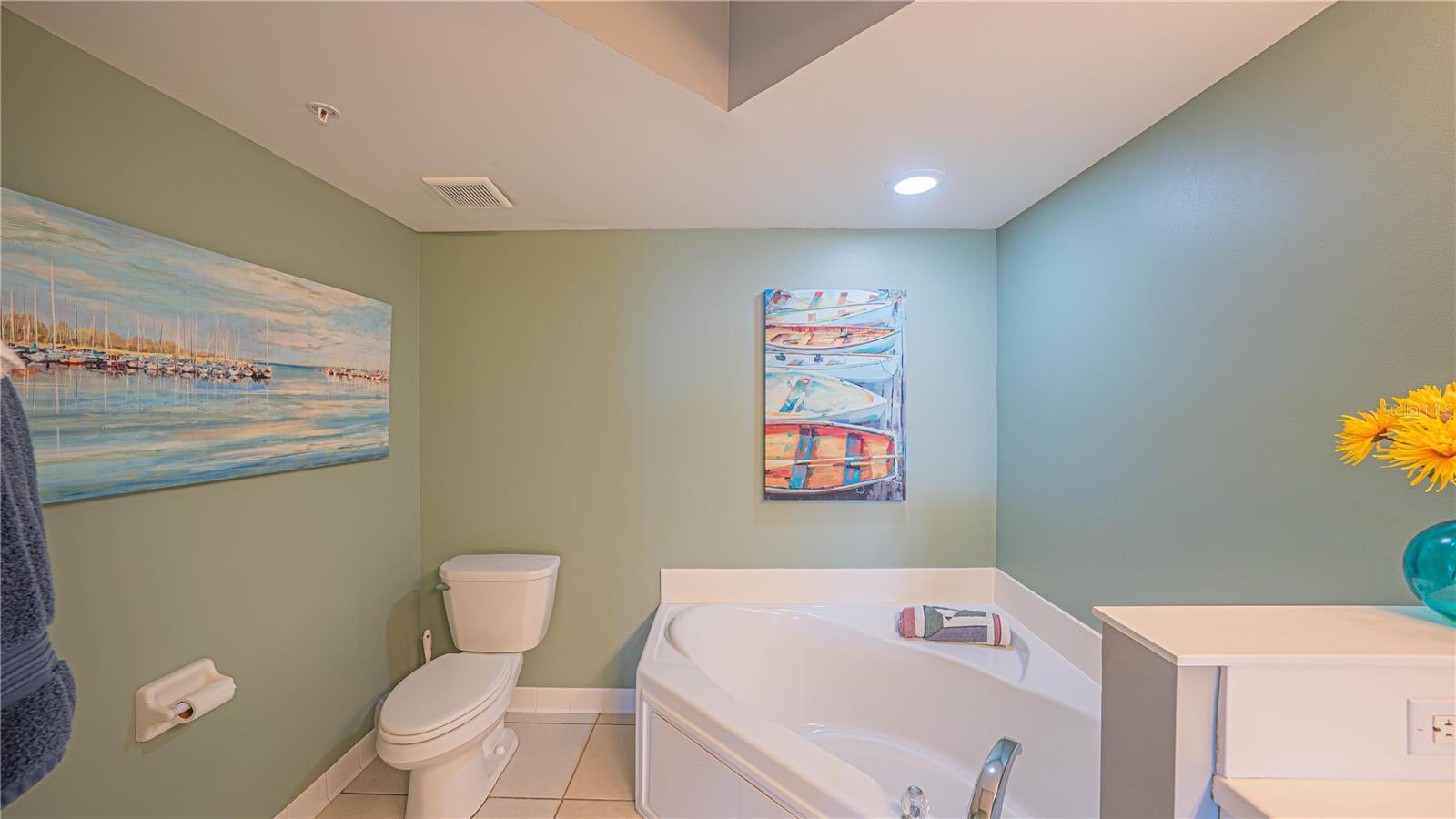 DIMUCCI TWIN TOWERS N & S - Residential