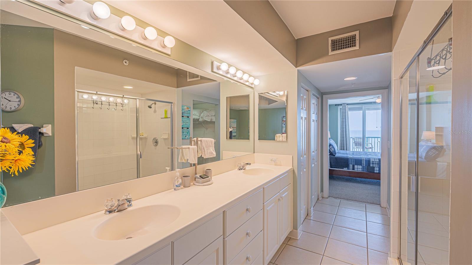 DIMUCCI TWIN TOWERS N & S - Residential