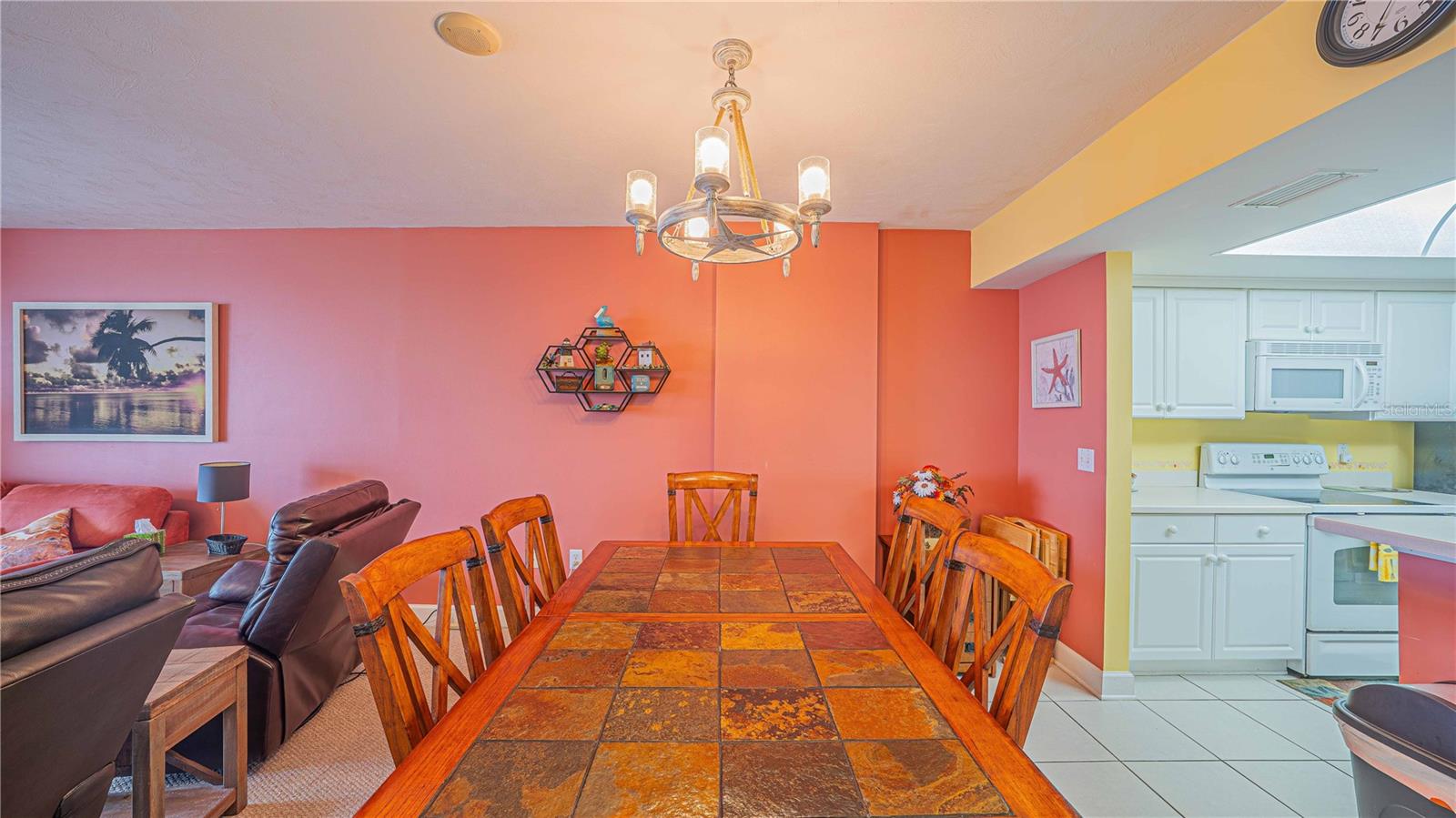 DIMUCCI TWIN TOWERS N & S - Residential