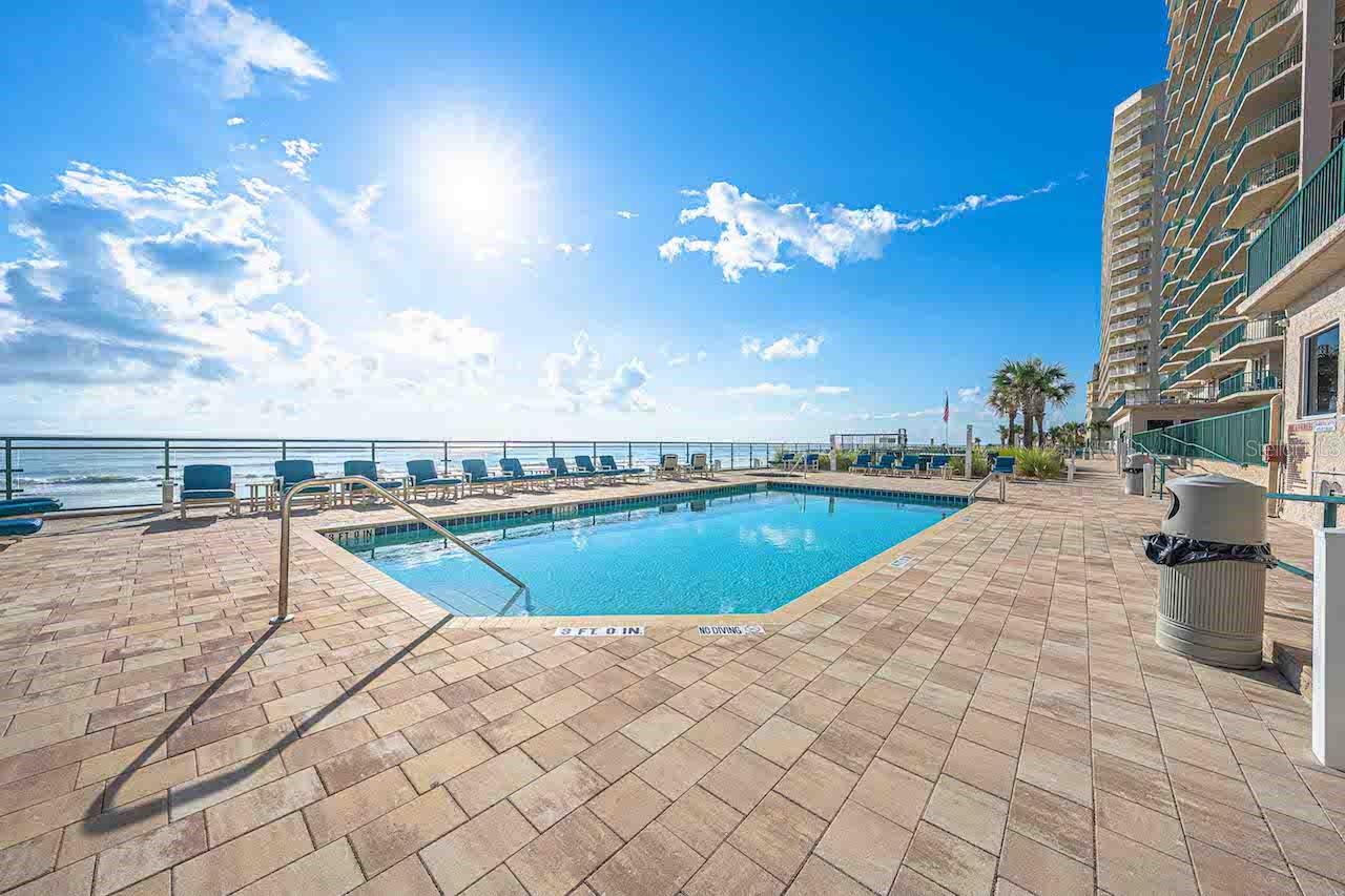 DIMUCCI TWIN TOWERS N & S - Residential