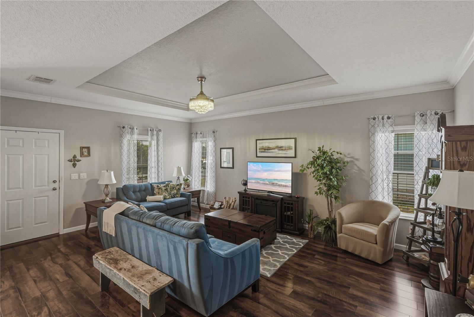 GRAND HORIZONS PH 04 - Residential