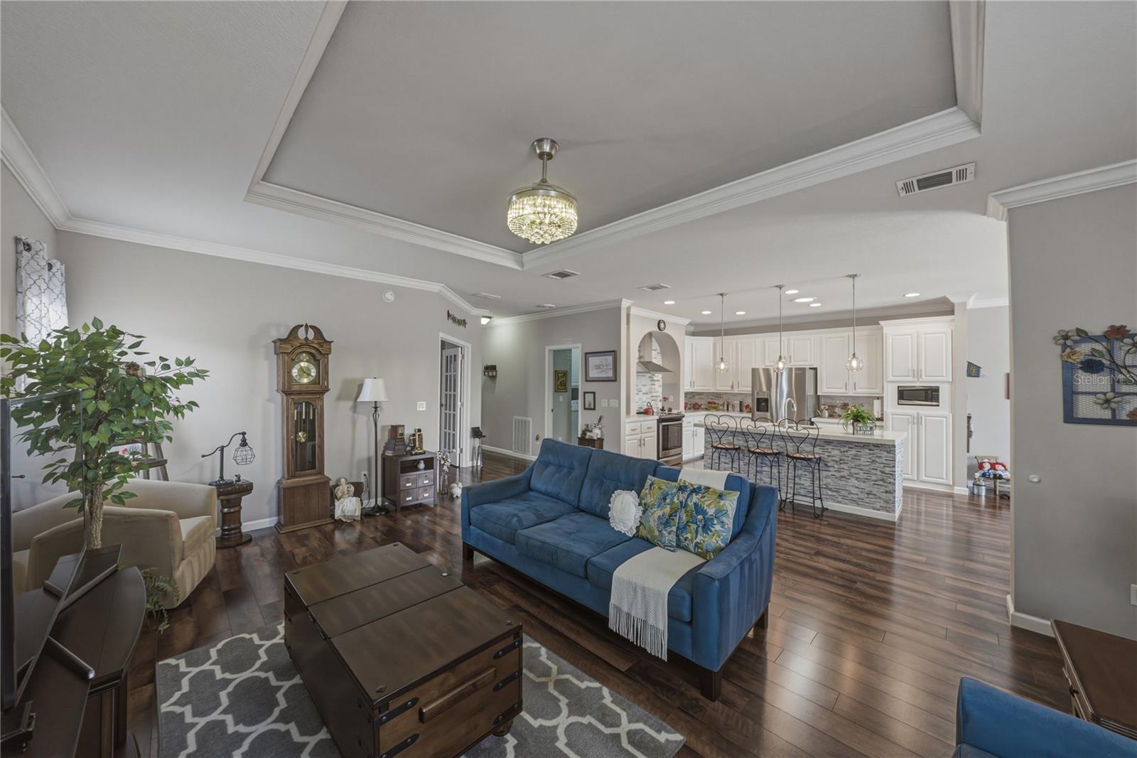 GRAND HORIZONS PH 04 - Residential