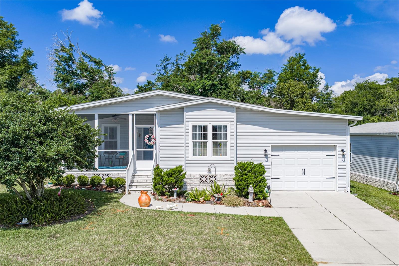 GRAND HORIZONS PH 04 - Residential