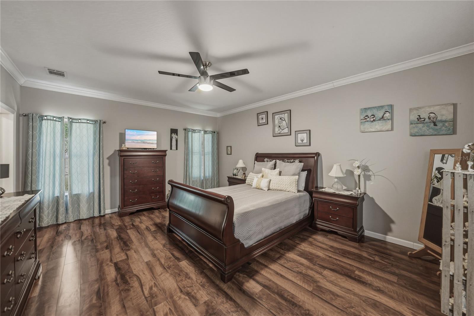 GRAND HORIZONS PH 04 - Residential