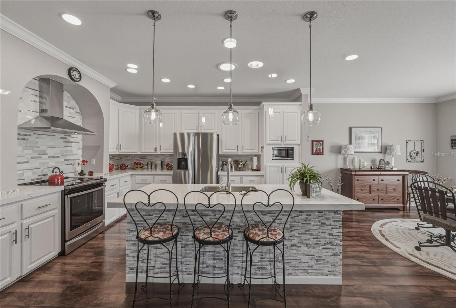 GRAND HORIZONS PH 04 - Residential